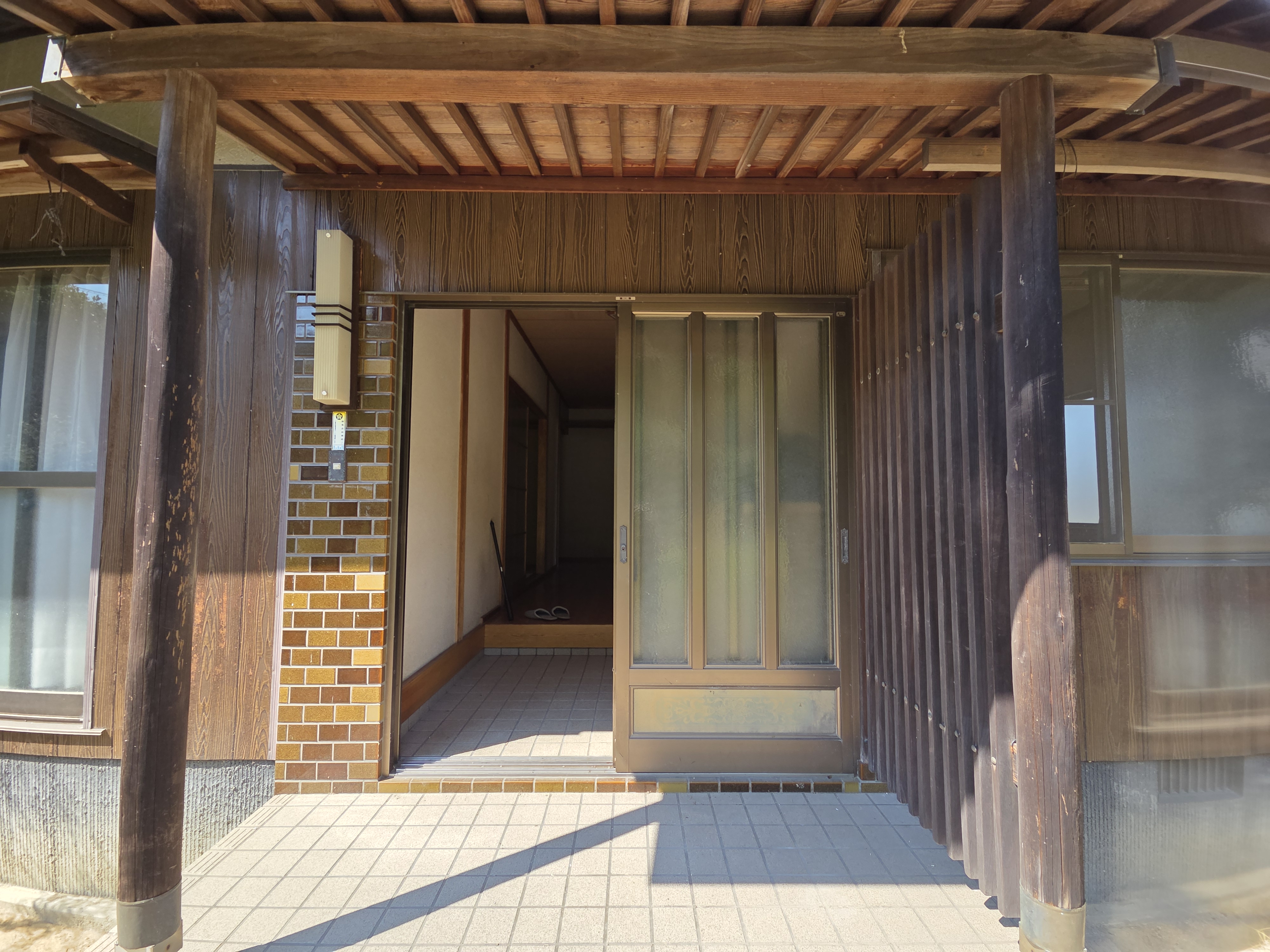 玄関アプローチ