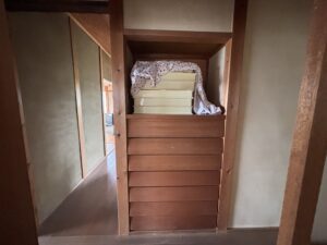 廊下　収納（洗面所前）